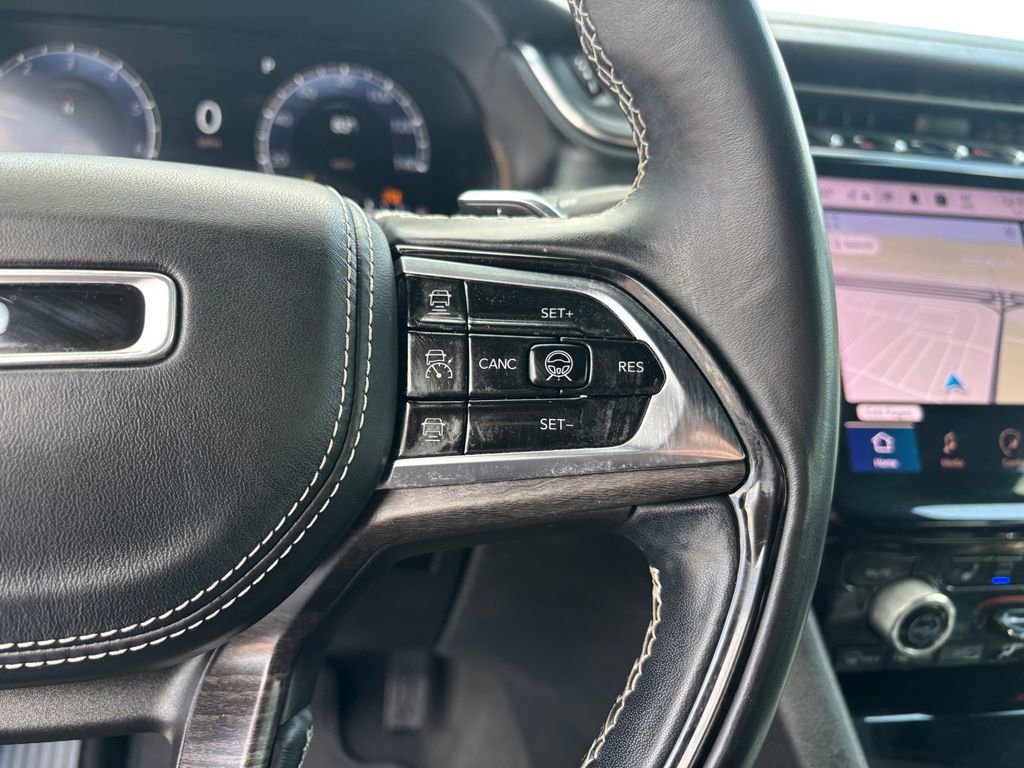 Used 2022 Jeep Grand Cherokee L Overland w/ Advanced Protech Group III AWD/4WD image 16