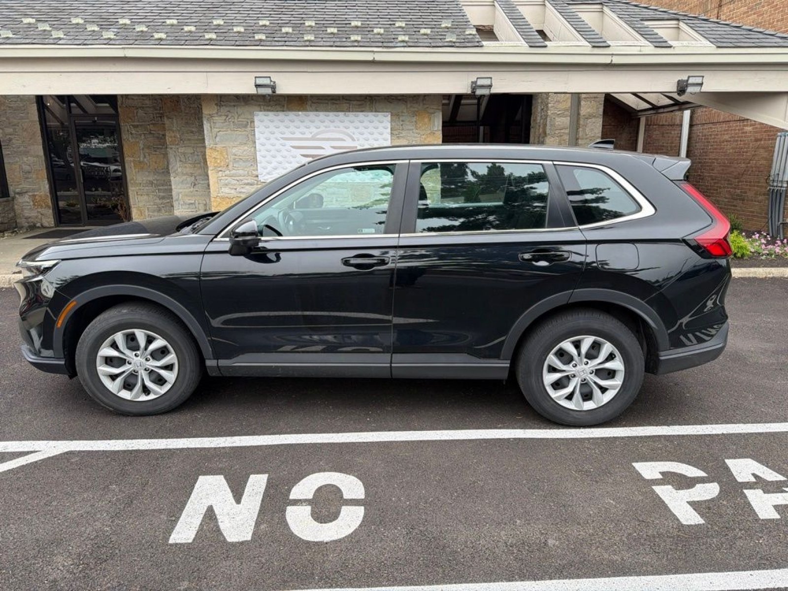 Used 2024 Honda CR-V LX image 6