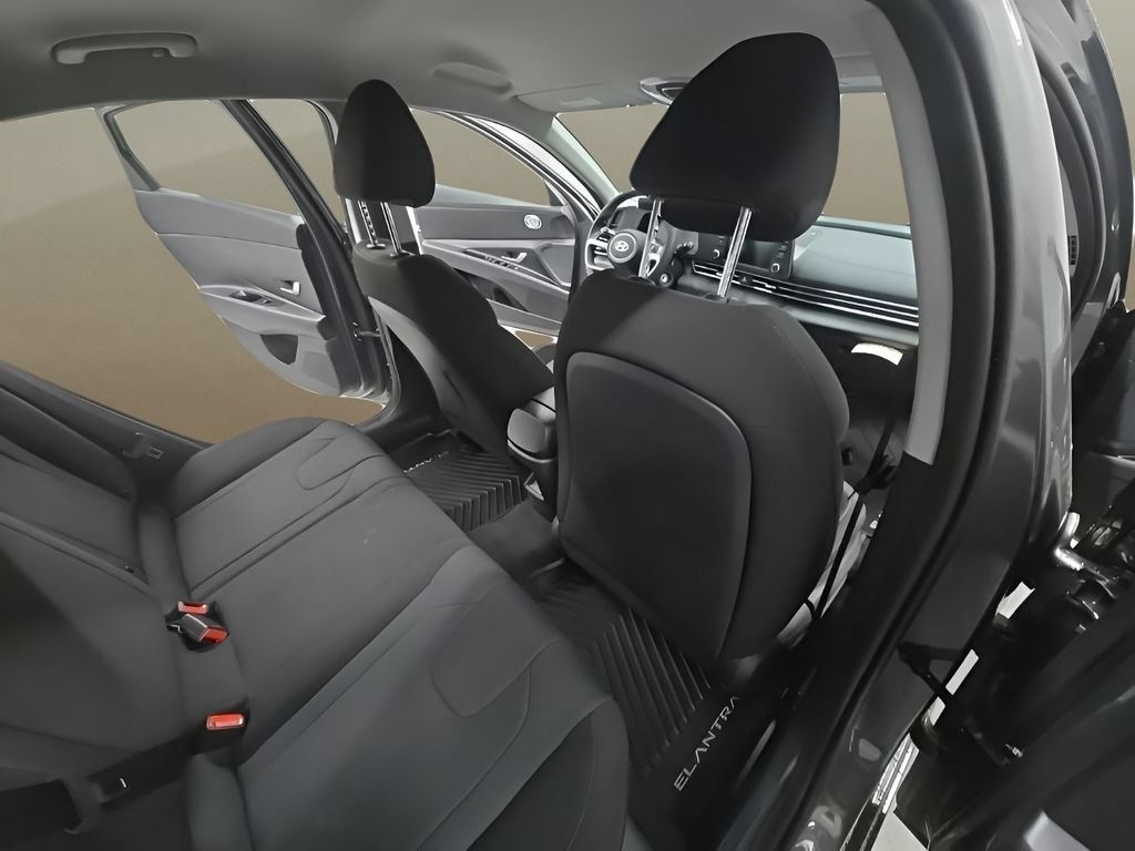 New 2026 Hyundai Elantra SE FWD image 19