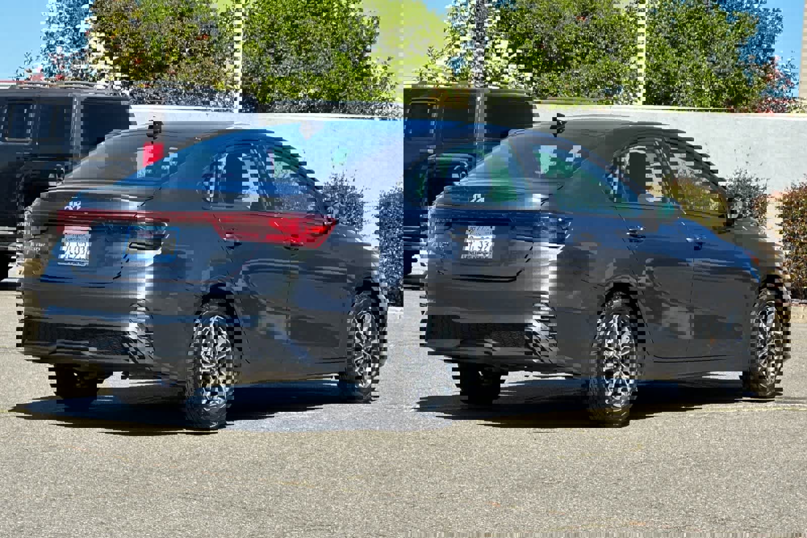 Used 2024 Kia Forte LXS image 2