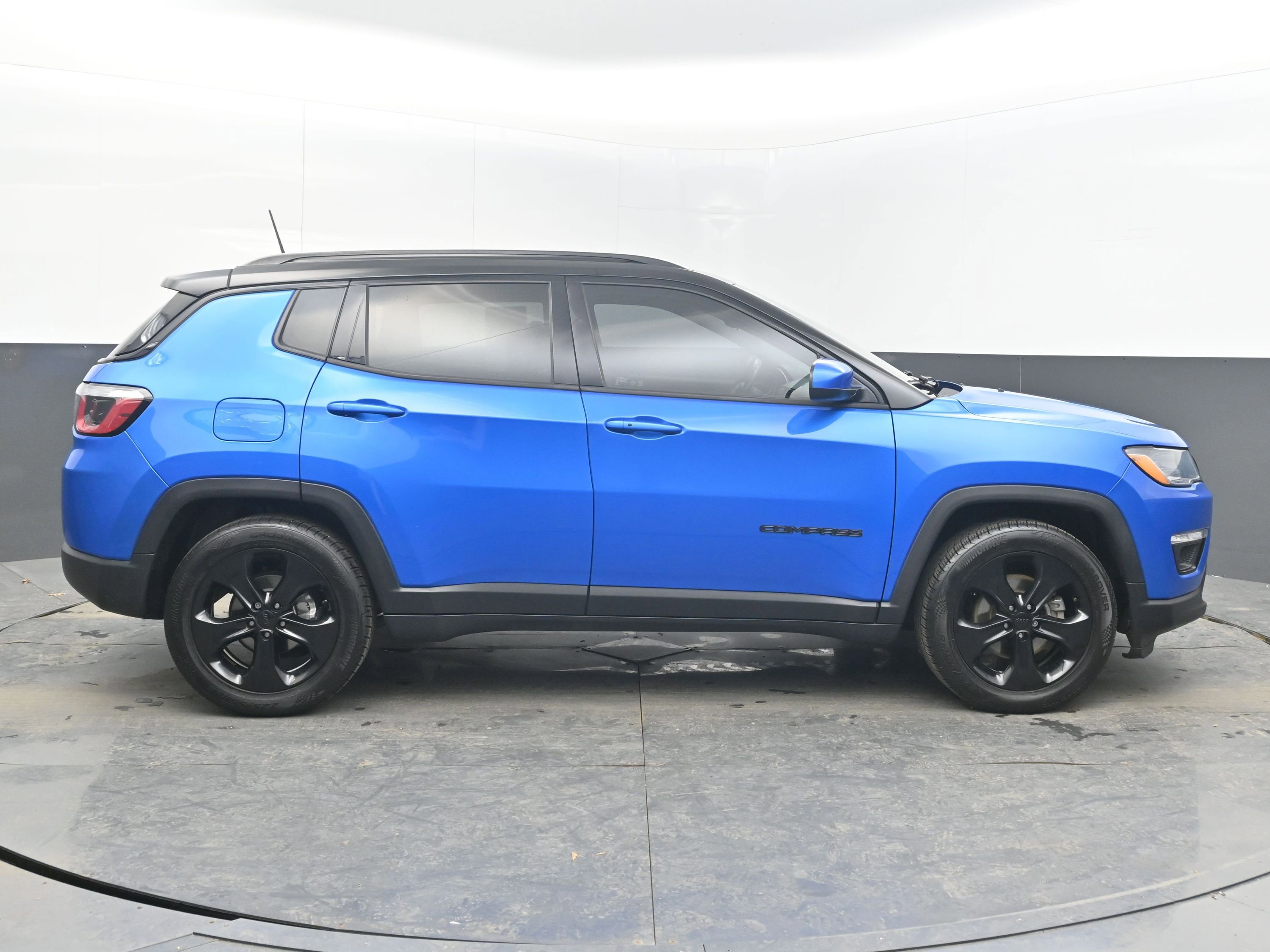 Used 2020 Jeep Compass Latitude image 8