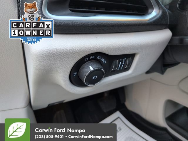 Used 2022 Chrysler Pacifica Limited FWD image 13