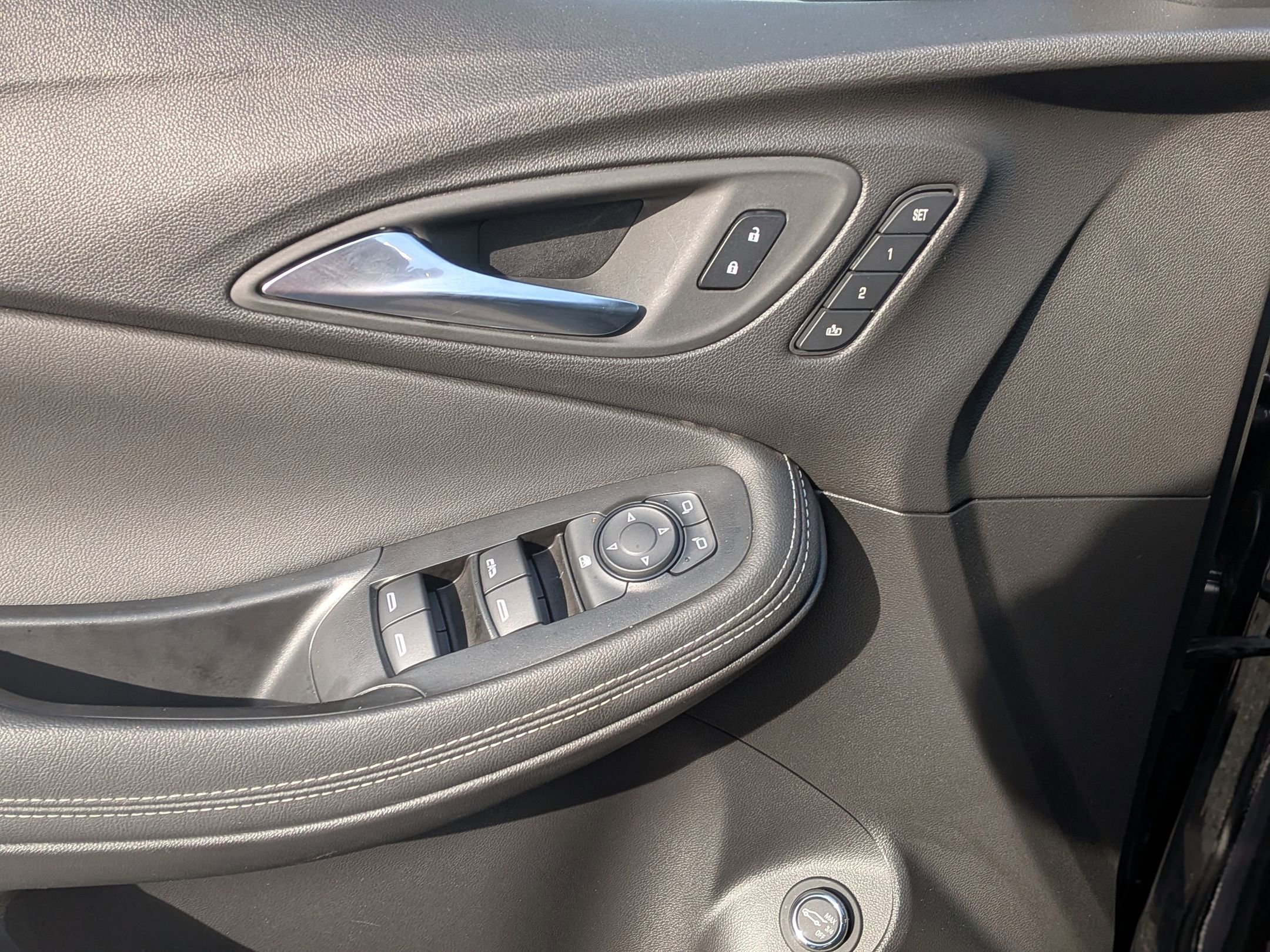 Certified 2024 Buick Encore GX Avenir w/ Avenir Convenience Package image 16