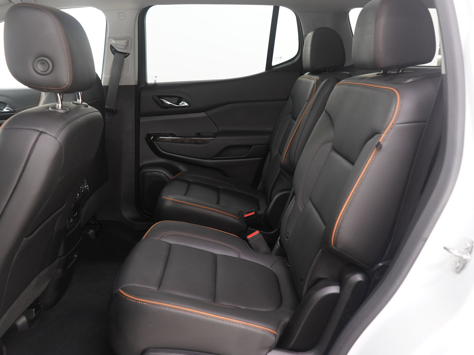 Used 2023 GMC Acadia AT4 w/ Technology Package image 17