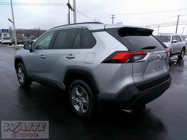 Used 2025 Toyota RAV4 XLE image 4