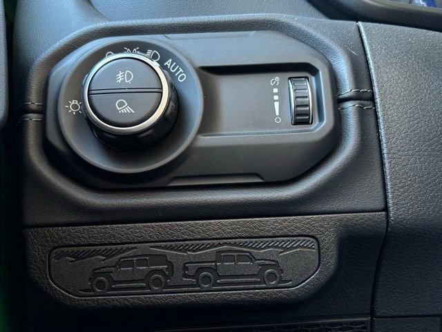 Used 2025 Jeep Gladiator Sport image 39