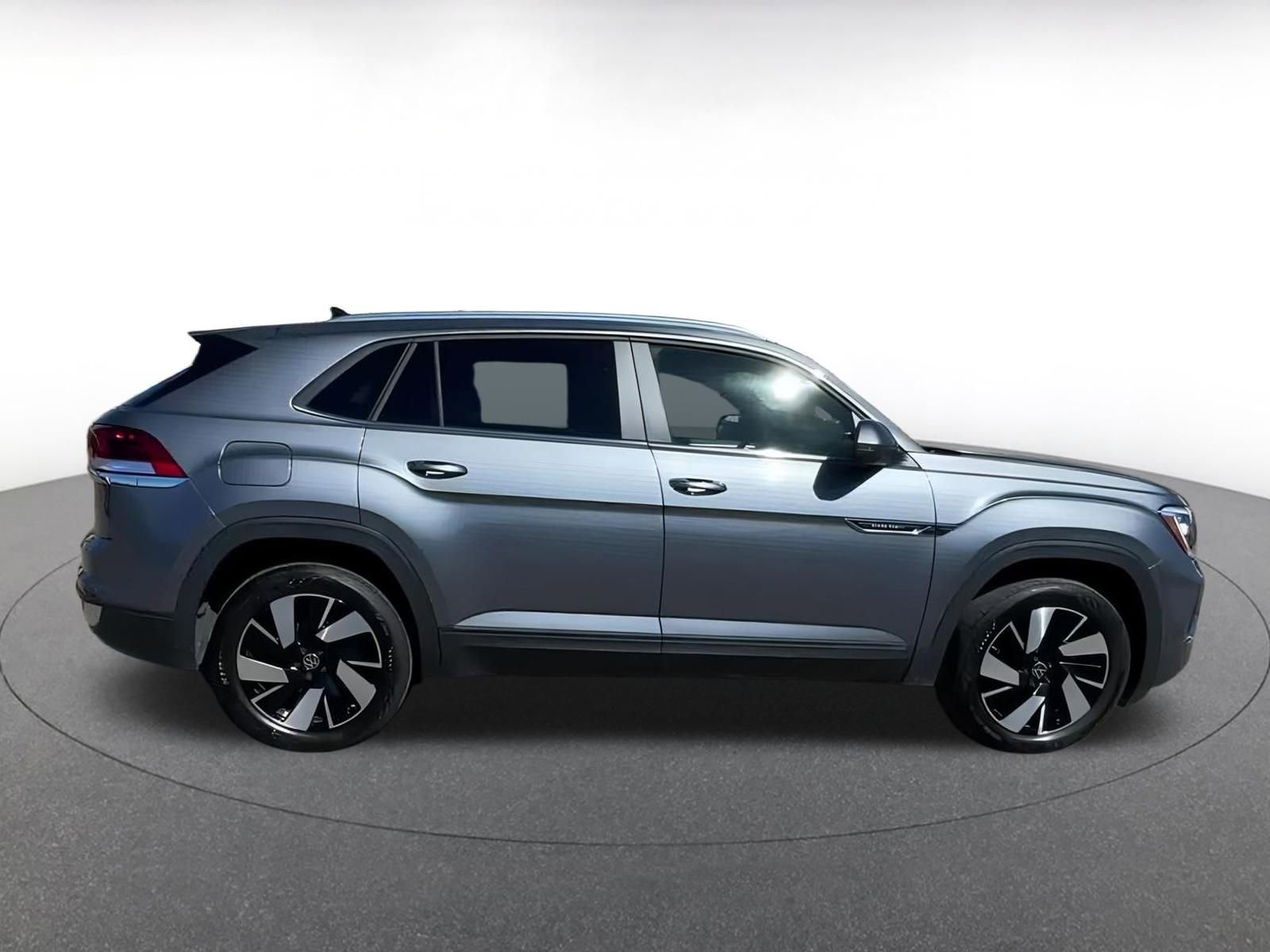 Used 2025 Volkswagen Atlas Cross Sport SE image 15