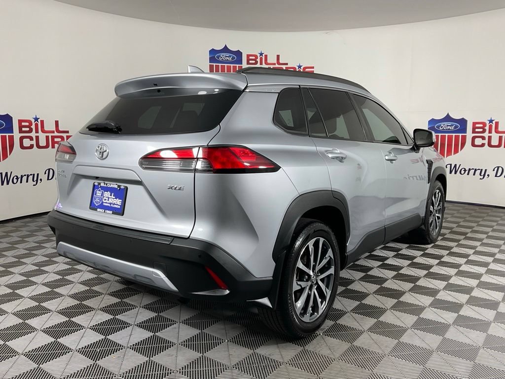 Used 2023 Toyota Corolla Cross XLE FWD image 3