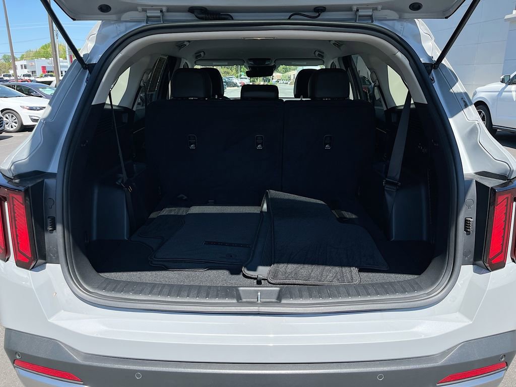 Certified 2025 Kia Sorento S image 32