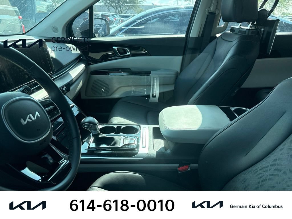 Certified 2024 Kia Carnival EX FWD image 8