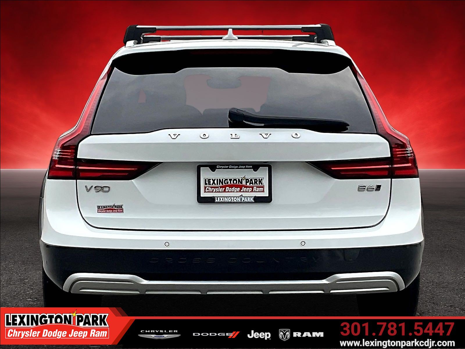 Used 2023 Volvo V90 B6 Cross Country Ultimate AWD/4WD image 6