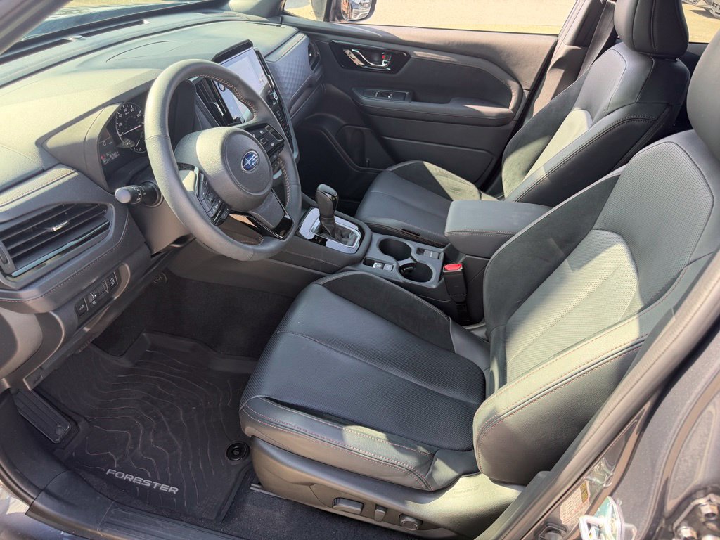 Used 2025 Subaru Forester Touring w/ Popular Package - Touring AWD/4WD image 24
