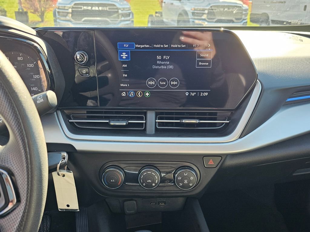 Used 2025 Chevrolet Trax LS image 20