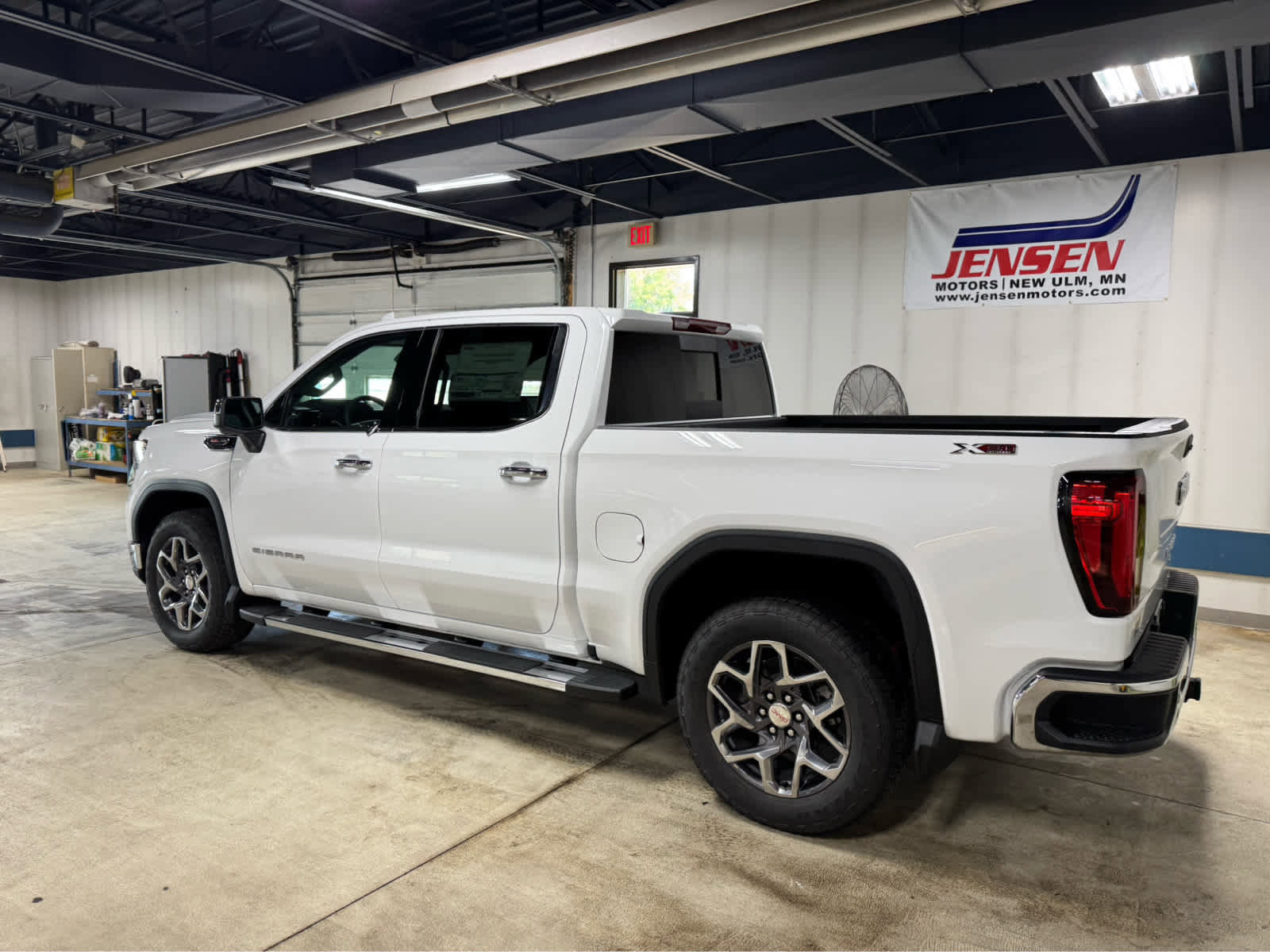 New 2026 GMC Sierra 1500 SLT w/ SLT Premium Plus Package image 5