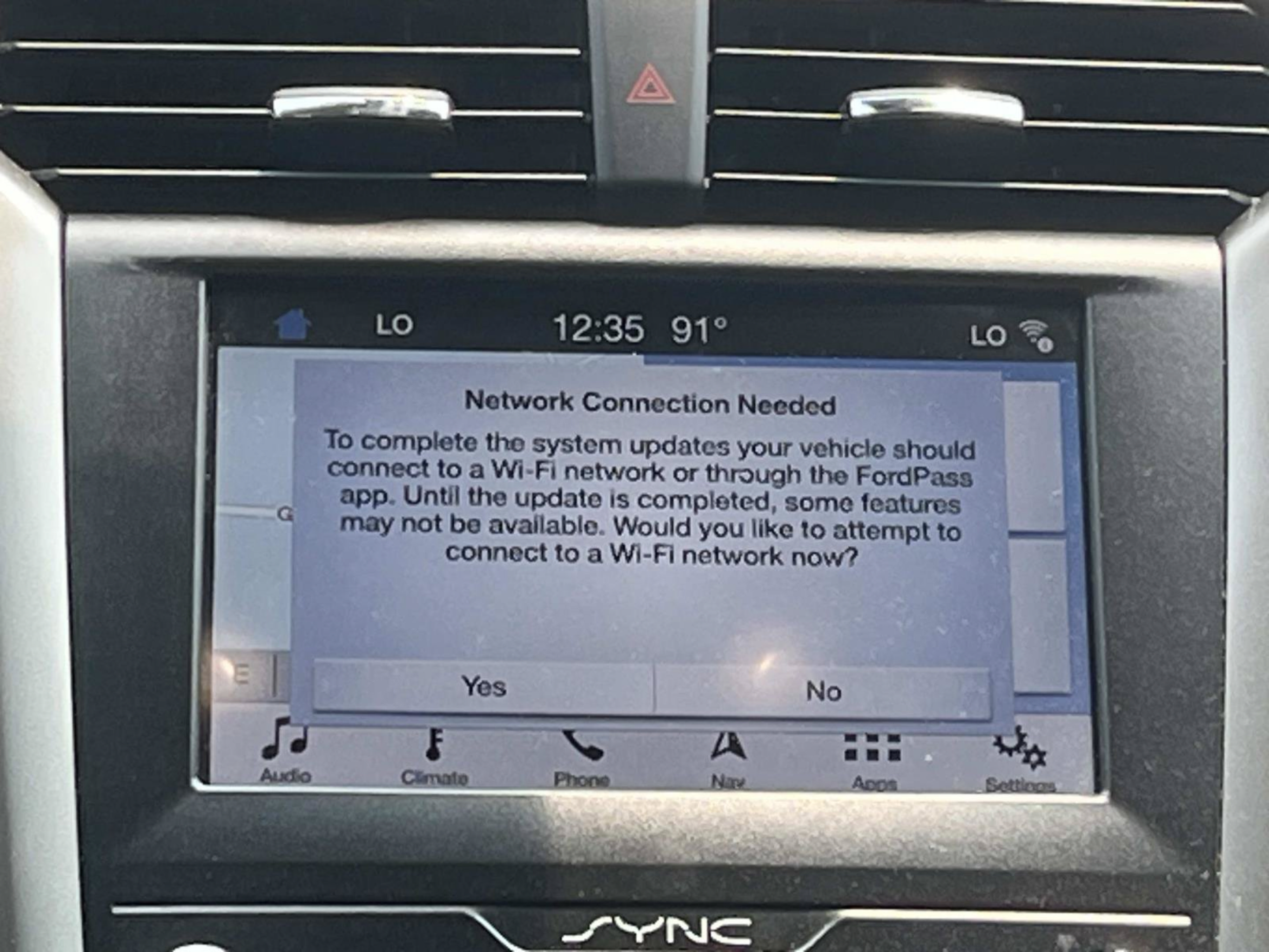 Used 2019 Ford Fusion SE FWD image 11