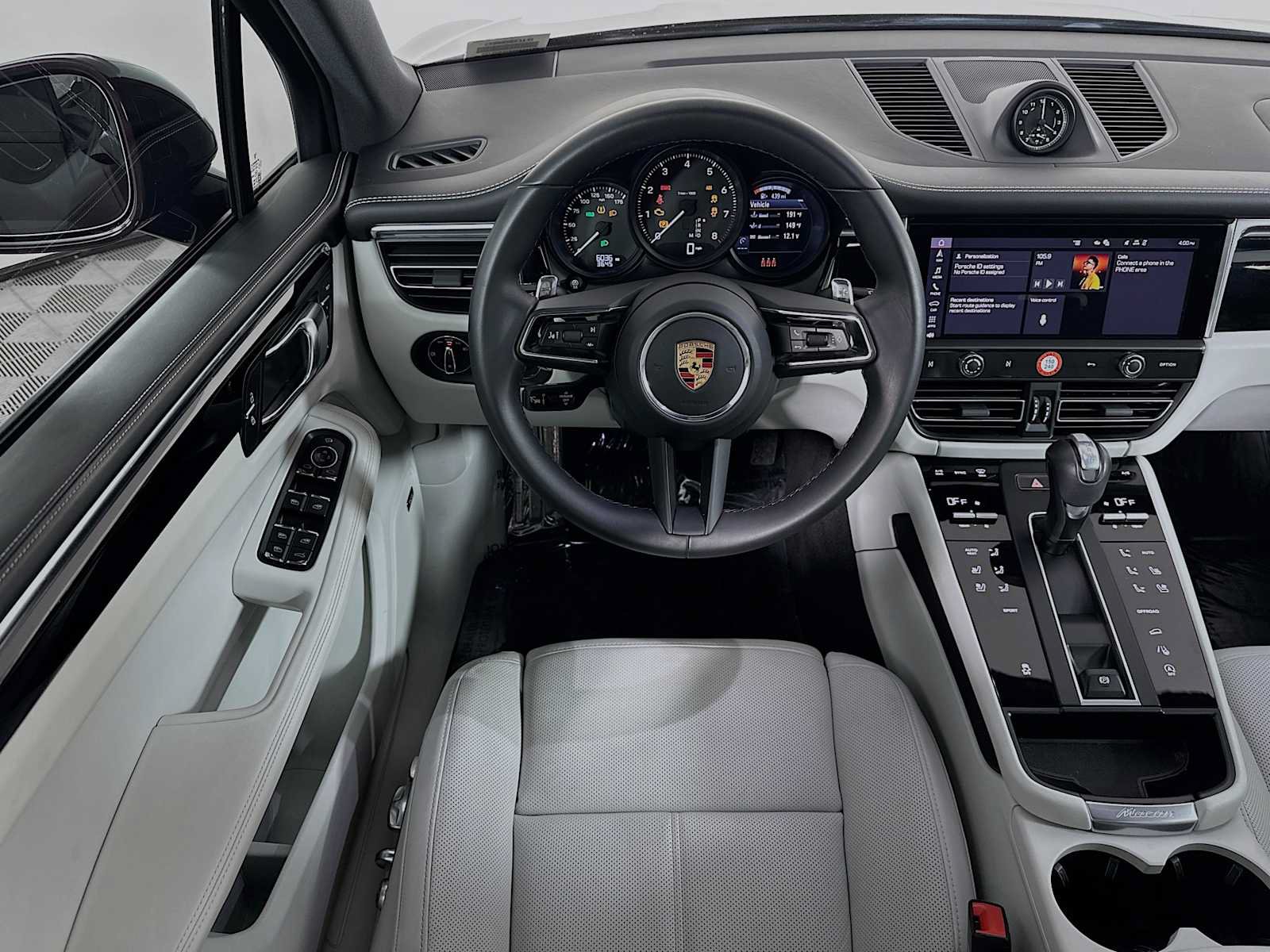 Certified 2026 Porsche Macan AWD/4WD image 24