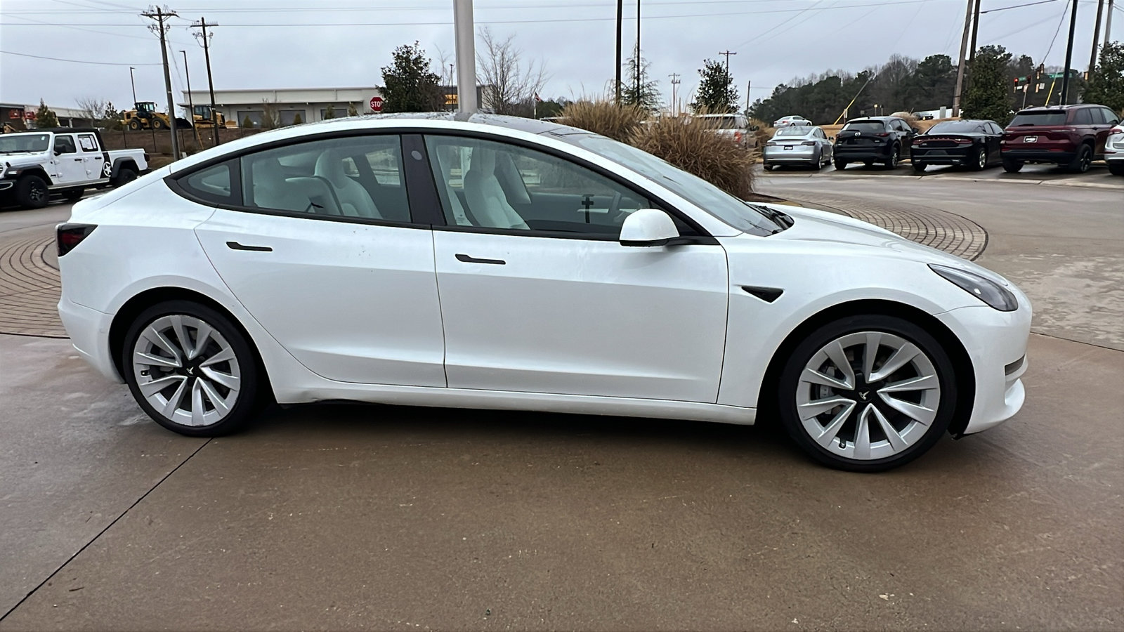 Used 2022 Tesla Model 3 Standard Range image 7