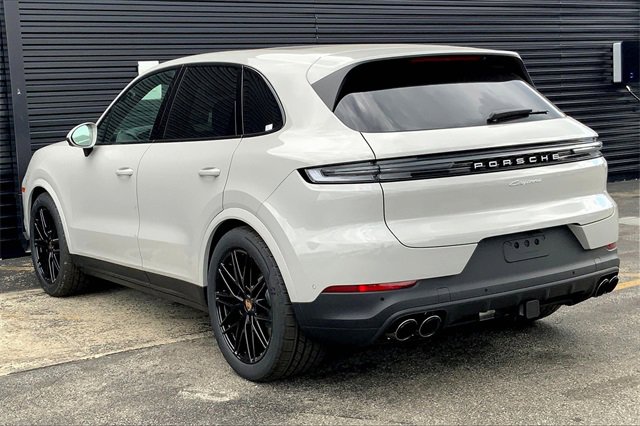 New 2026 Porsche Cayenne image 3