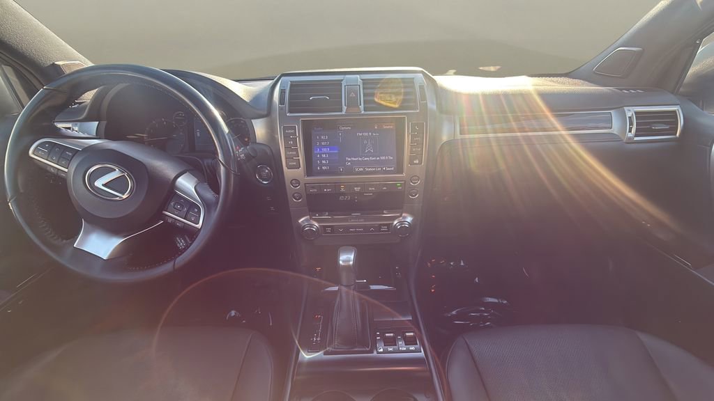 Used 2020 Lexus GX 460 image 9