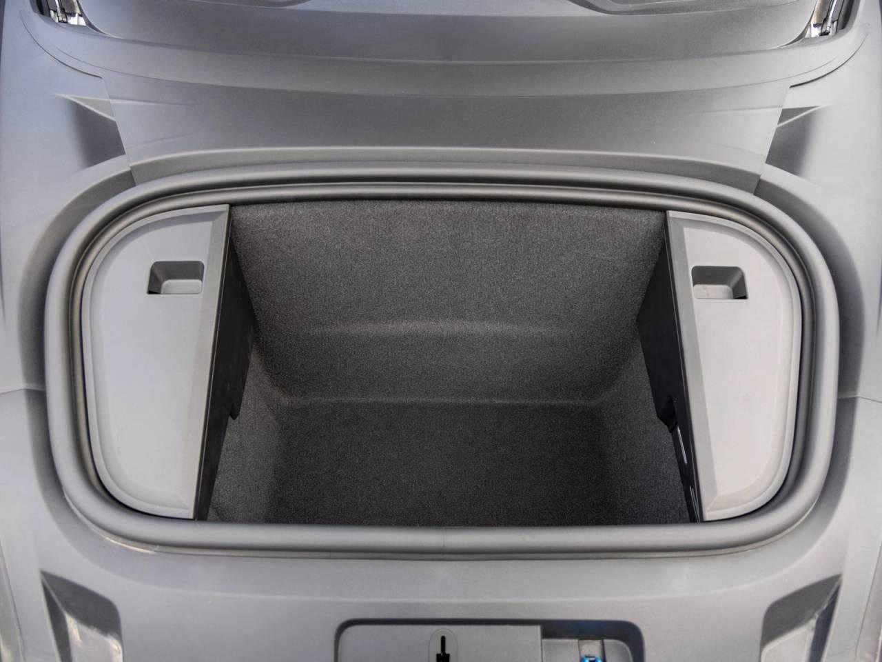 New 2025 Porsche Taycan image 58