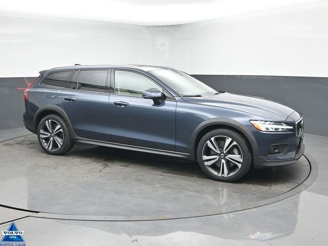 Used 2023 Volvo V60 B5 Cross Country Plus