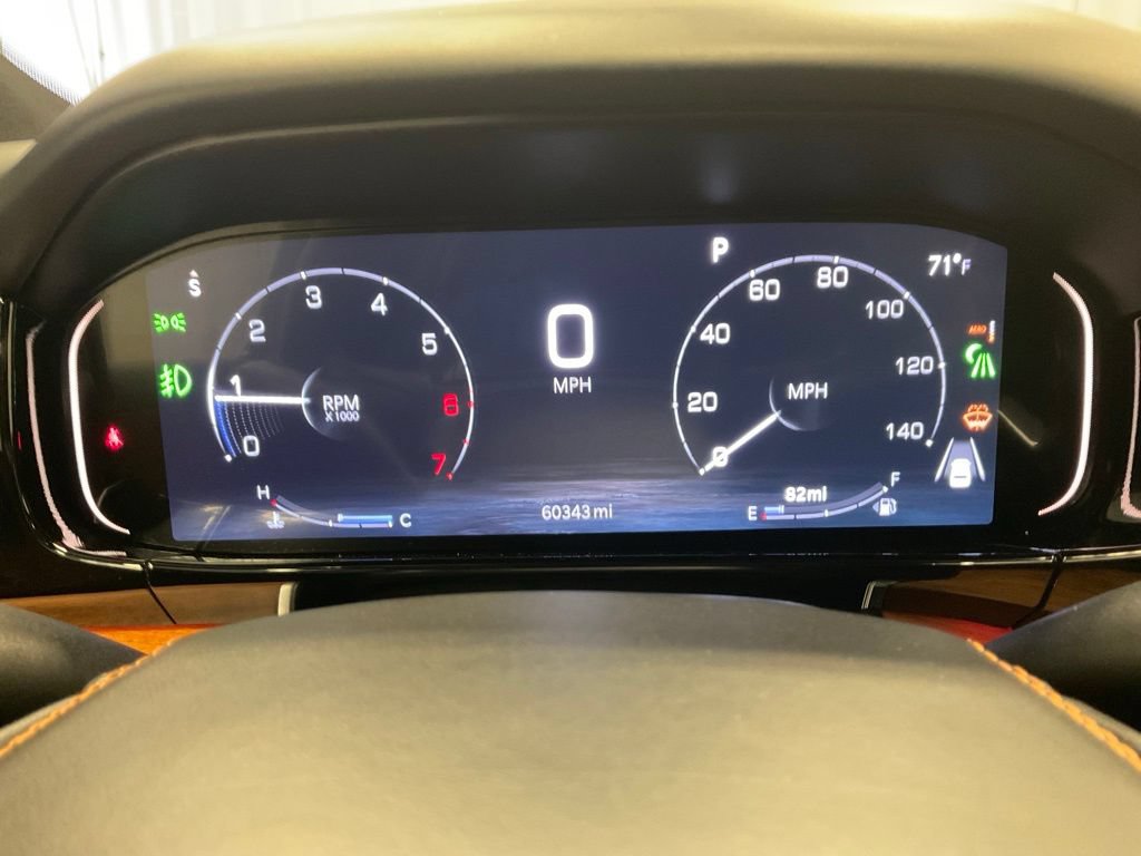 Used 2024 Jeep Grand Wagoneer L Series III AWD/4WD image 2
