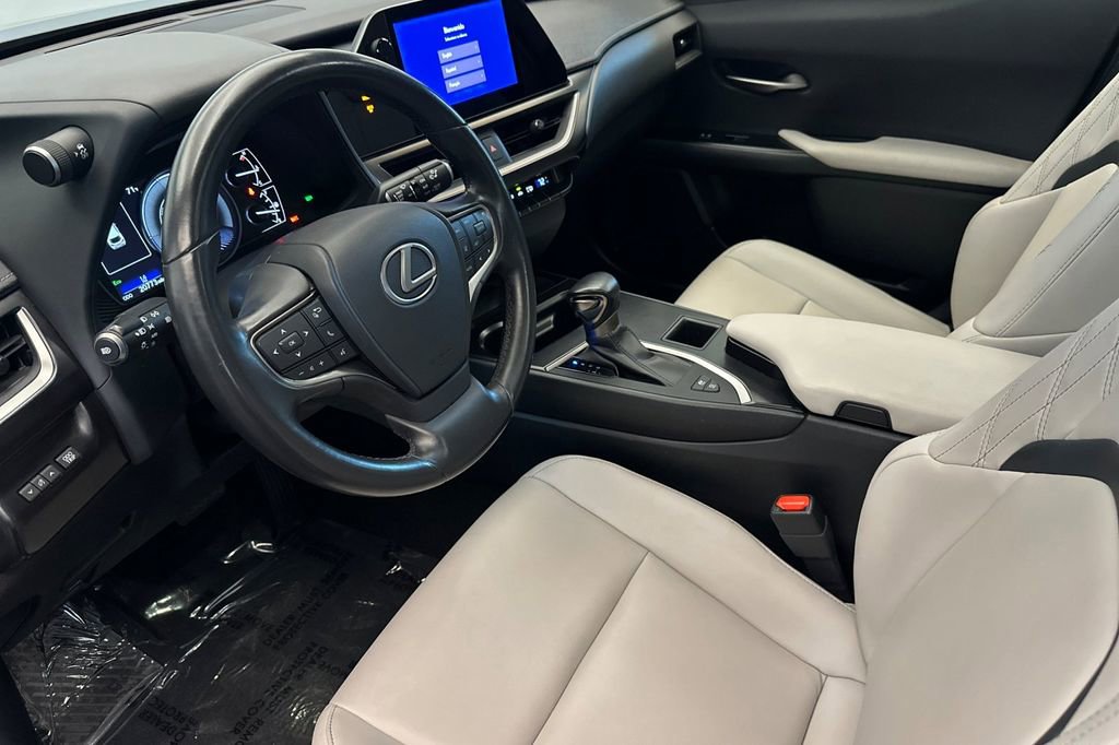 Certified 2023 Lexus UX 250h FWD w/ Accessory Package (Z1) image 10