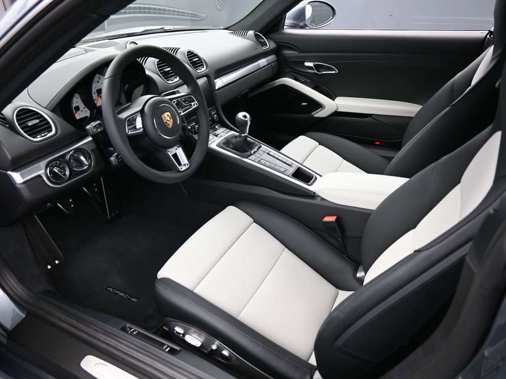 New 2025 Porsche 718 Cayman S RWD image 4