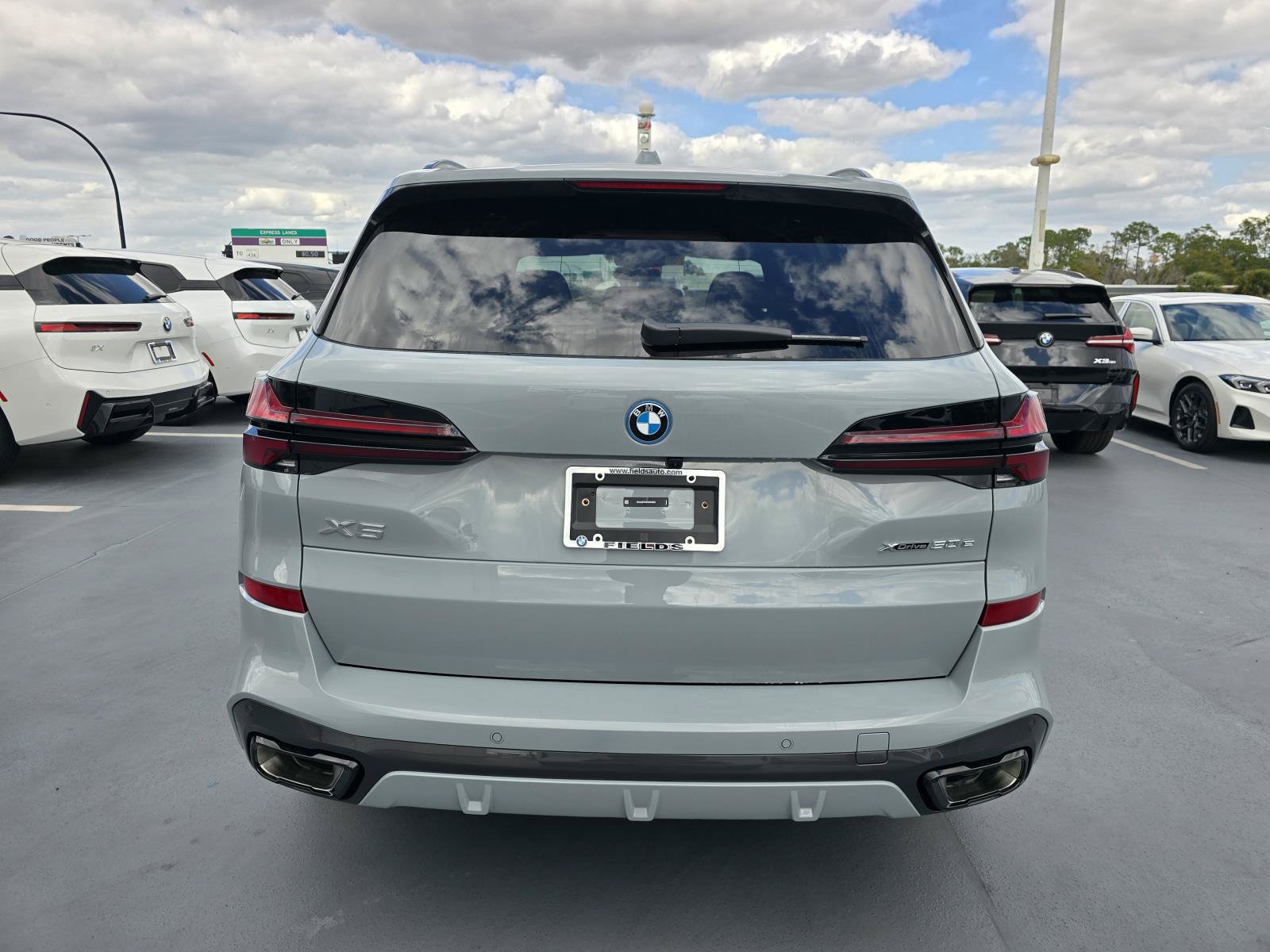 New 2026 BMW X5 xDrive50e w/ M Sport Package AWD/4WD image 3