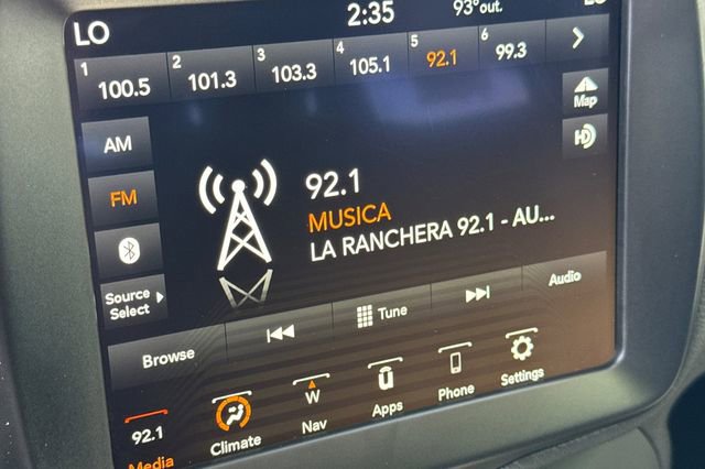 Used 2023 Jeep Renegade Latitude AWD/4WD image 26
