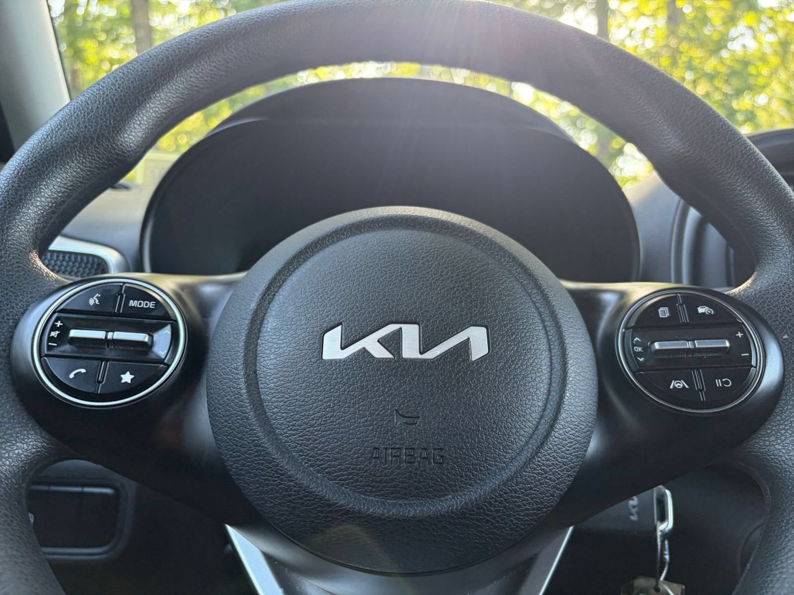 Used 2025 Kia Soul LX w/ LX Technology Package FWD image 25