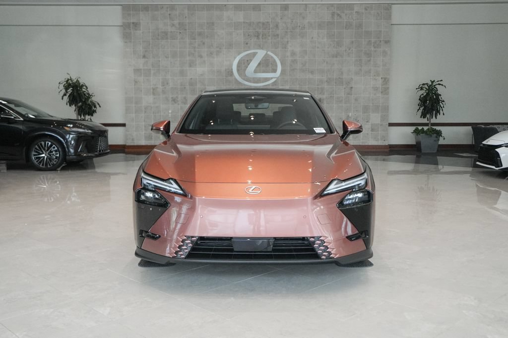 New 2026 Lexus ES 350e FWD image 2