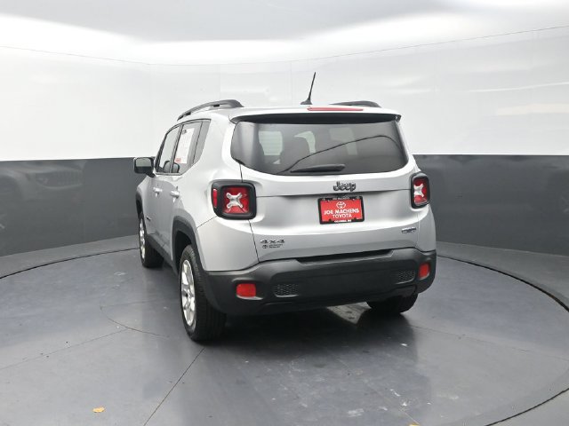Used 2017 Jeep Renegade Latitude w/ Cold Weather Group AWD/4WD image 7