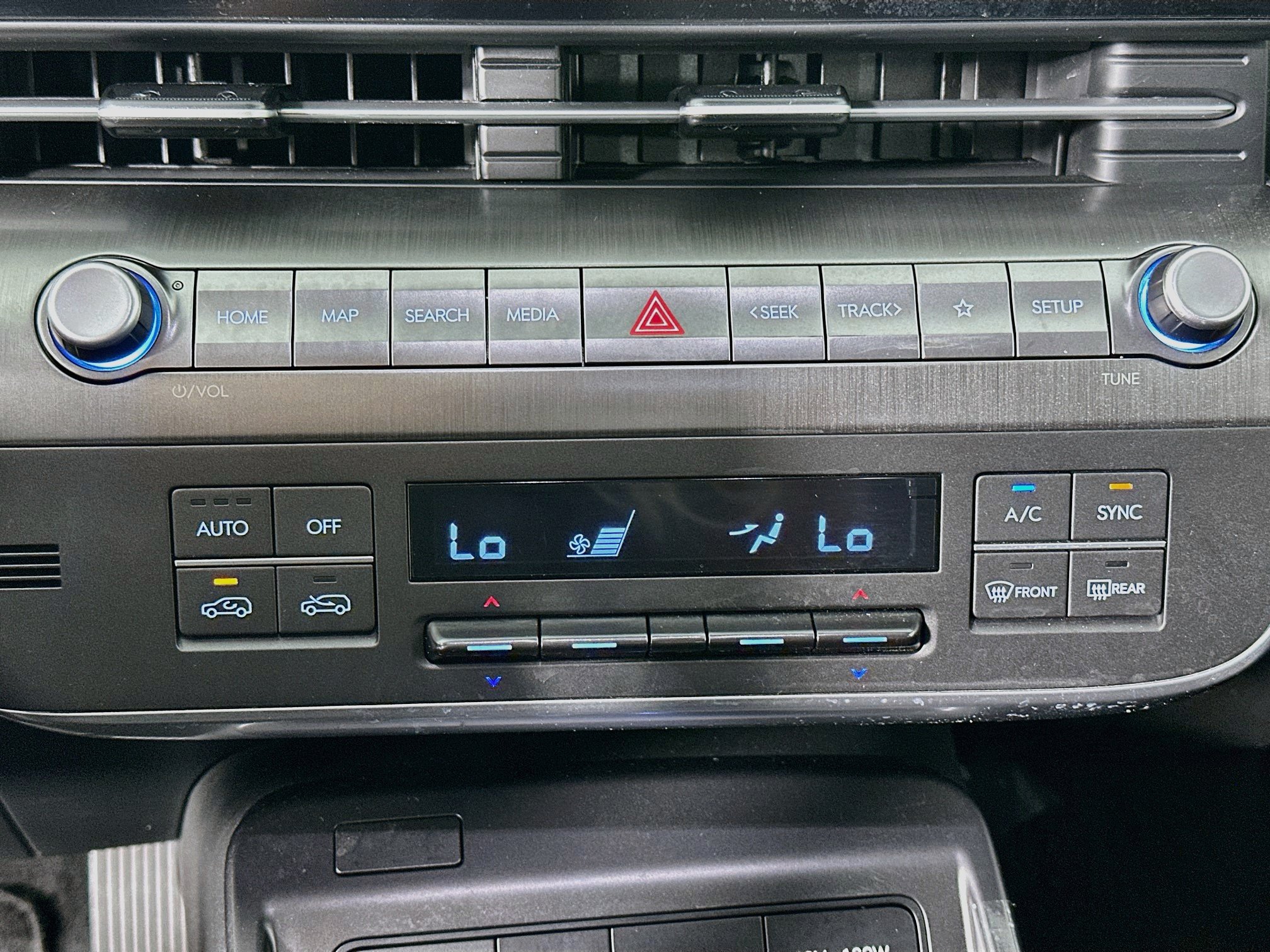 Used 2024 Hyundai Kona SEL w/ Convenience Package FWD image 24