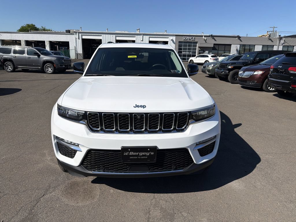 Used 2022 Jeep Grand Cherokee Limited 4xe w/ Luxury Tech Group II AWD/4WD image 8