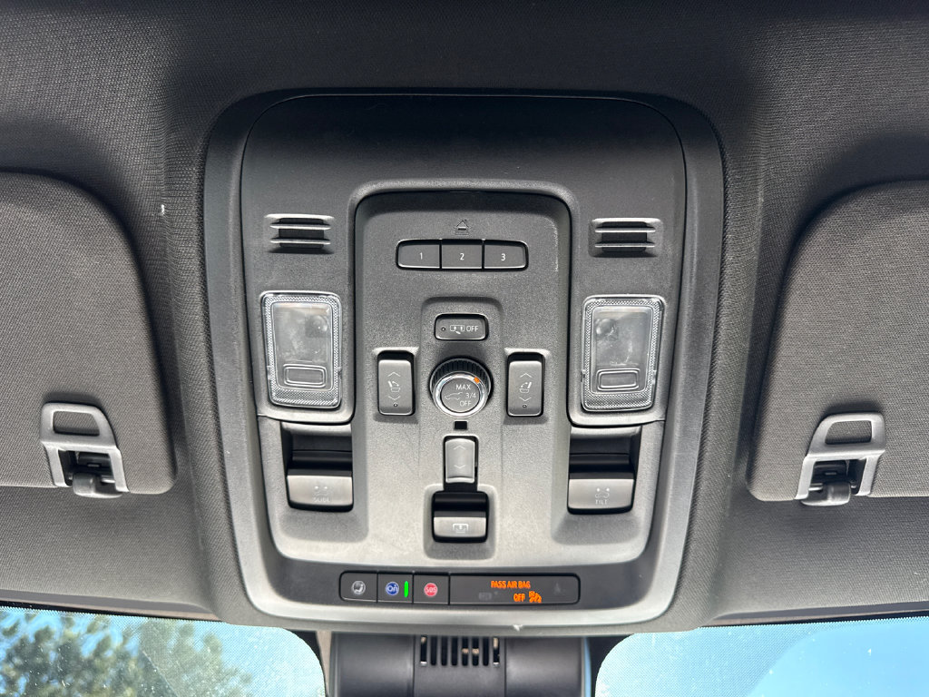 Used 2024 GMC Yukon XL Denali AWD/4WD image 24