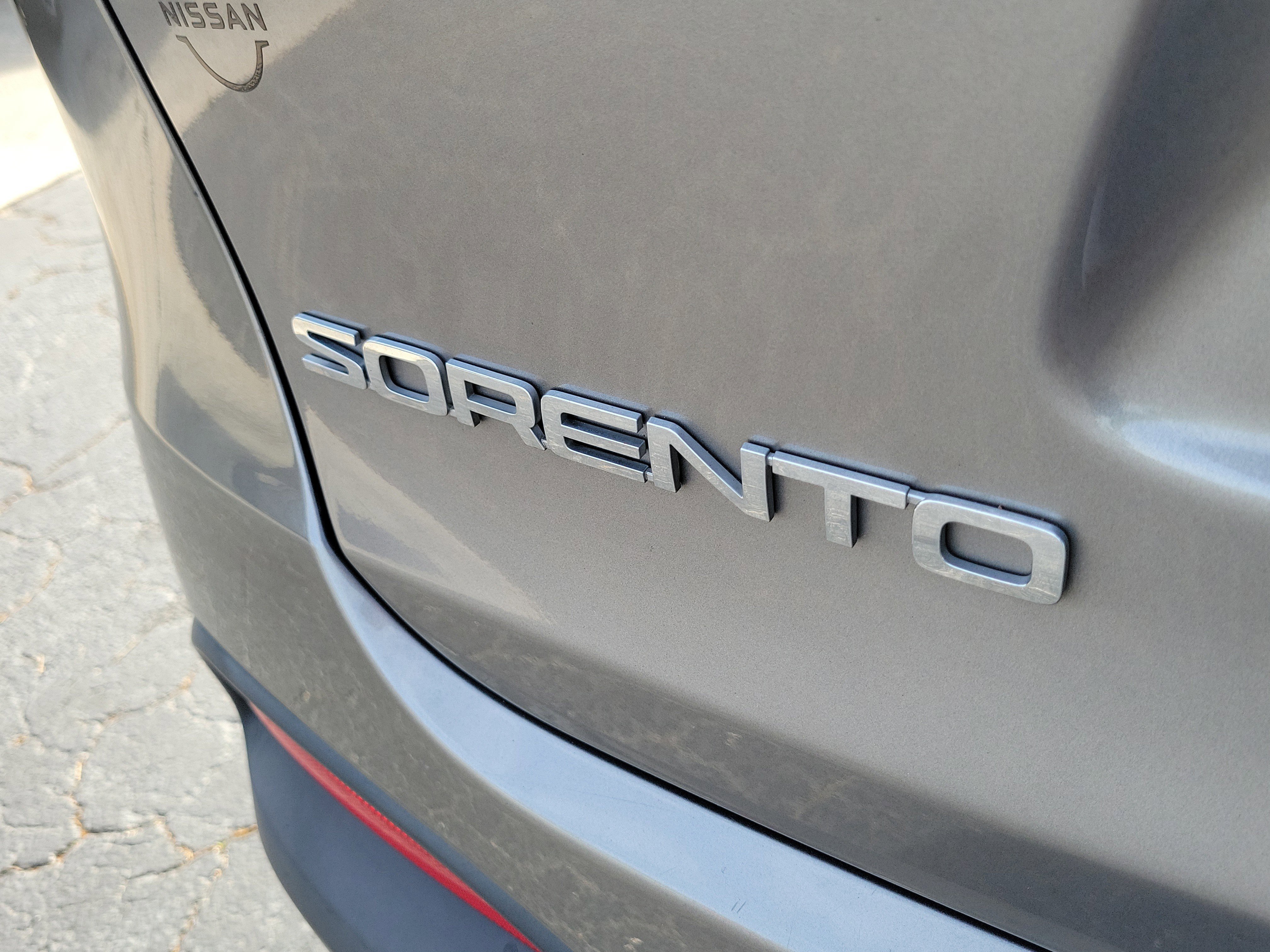 Used 2018 Kia Sorento EX image 9