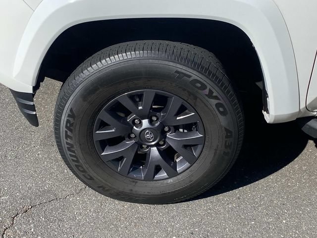 Used 2023 Toyota Tacoma SR5 w/ Technology Package RWD image 6