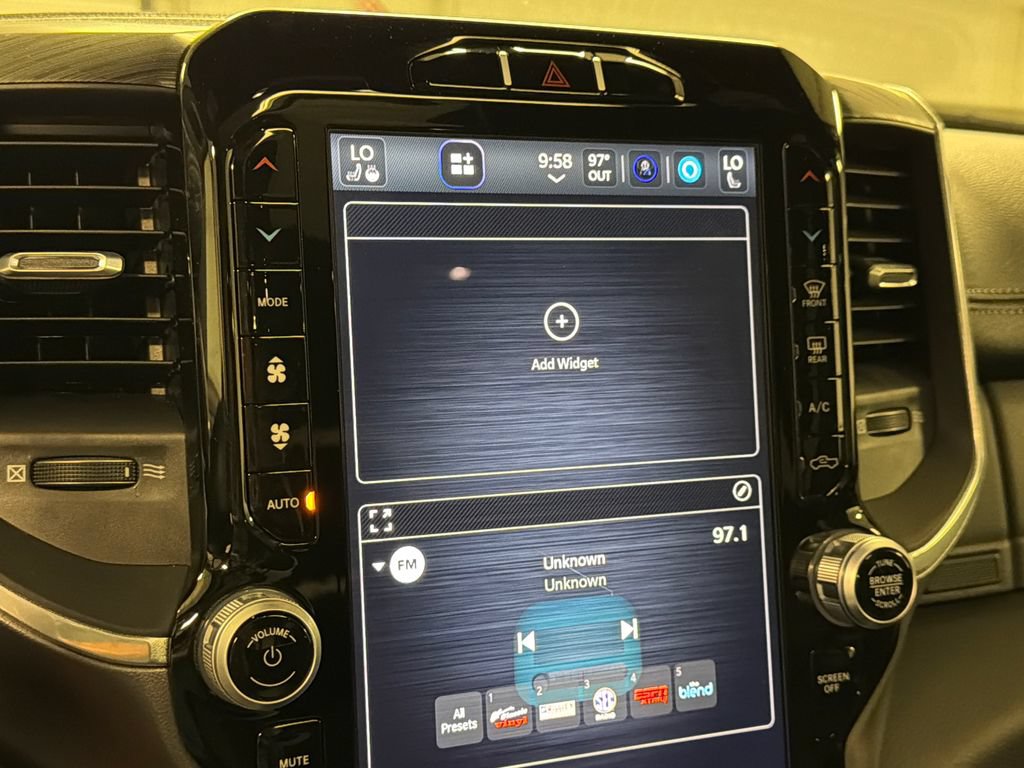 Used 2023 RAM 1500 Laramie AWD/4WD image 36