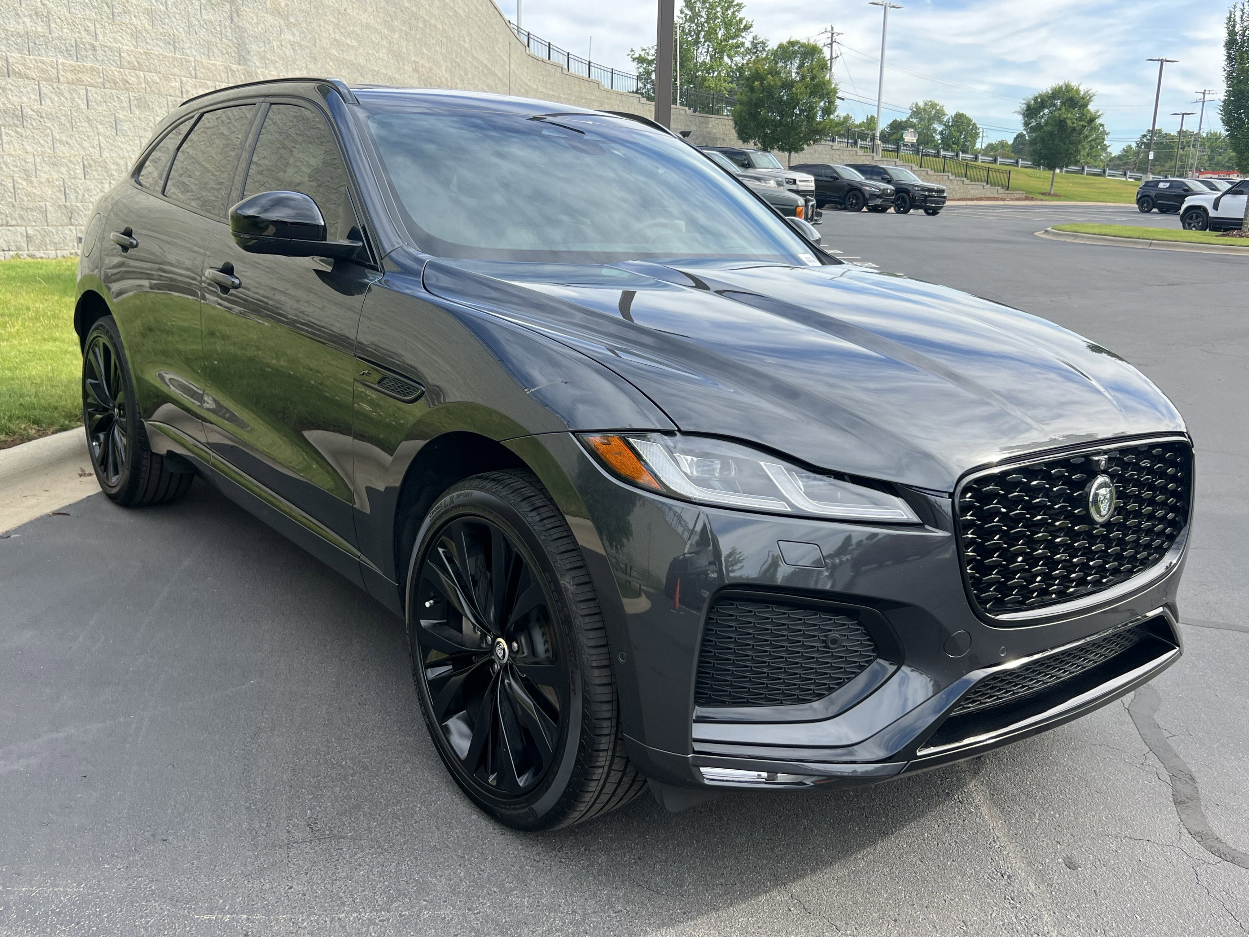 Used 2026 Jaguar F-PACE R-Dynamic S AWD/4WD image 9