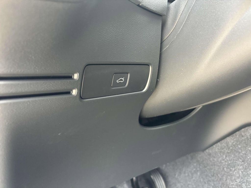 New 2026 Volvo XC40 B5 Plus w/ Protection Package Premier image 14