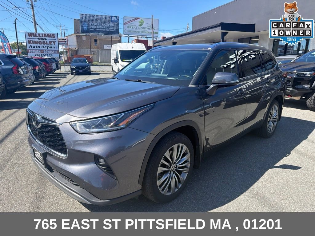 Used 2021 Toyota Highlander Platinum AWD/4WD image 3