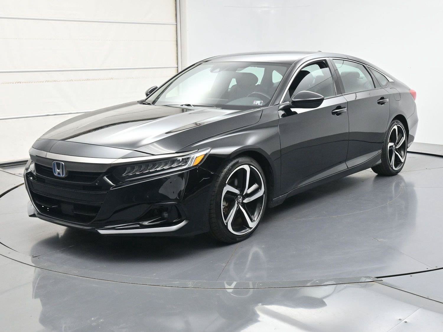 Used 2022 Honda Accord Sport image 1