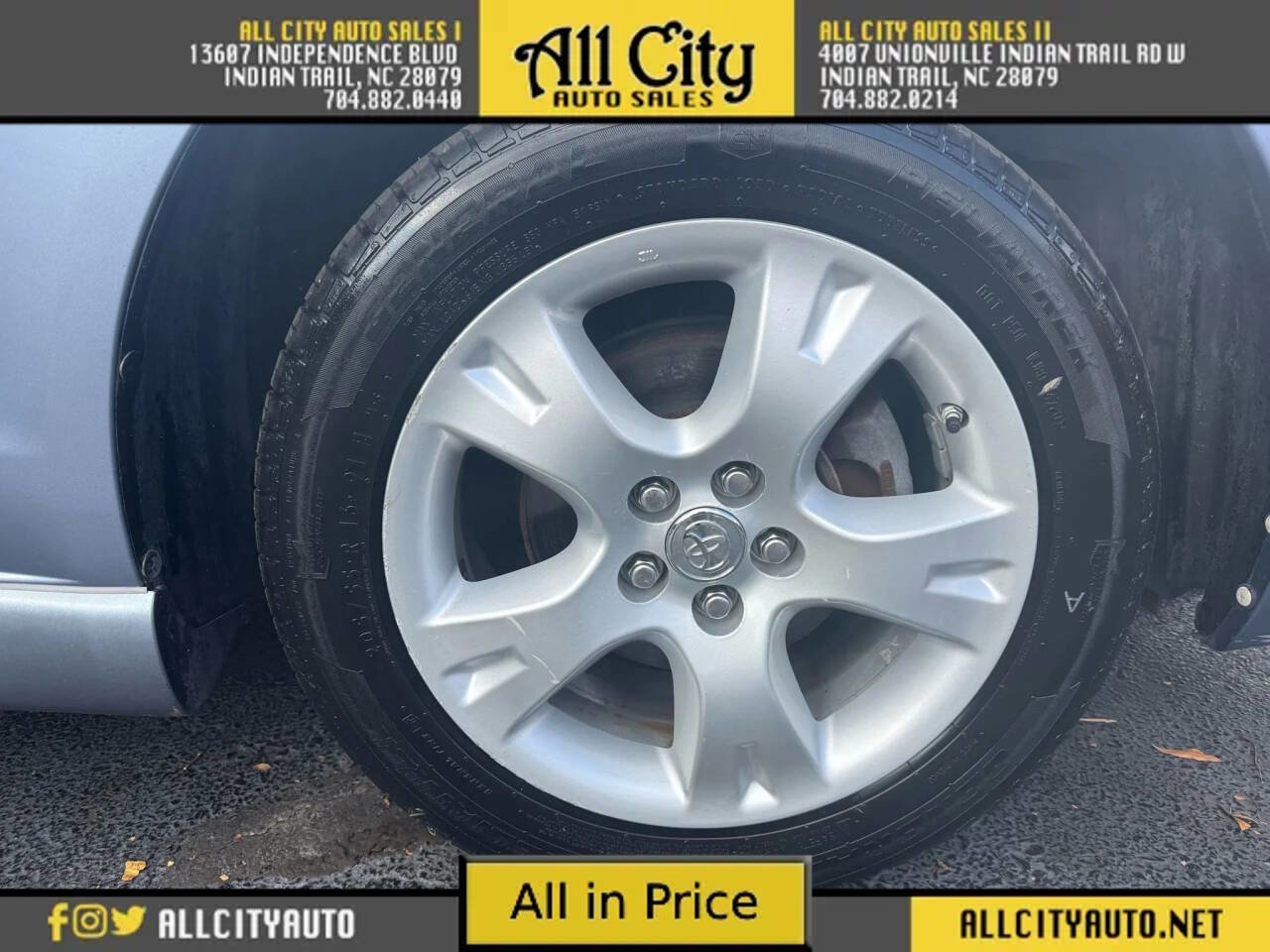 Used 2008 Toyota Matrix XR image 26