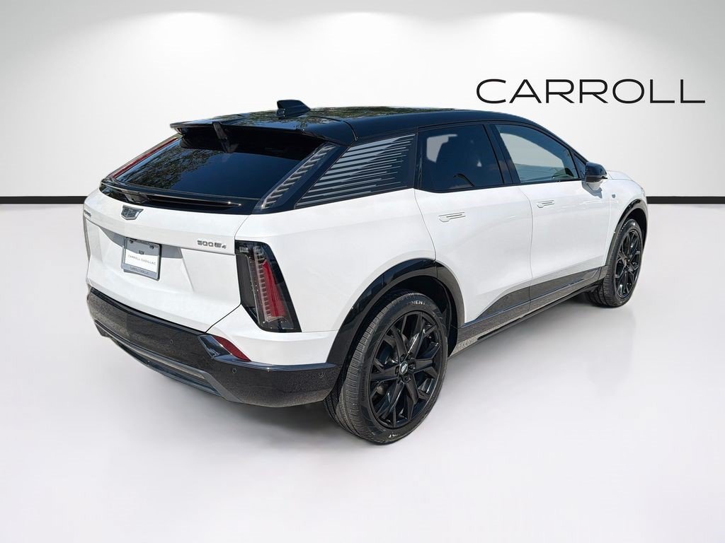 Certified 2025 Cadillac Optiq Sport 1 w/ LPO, ONYX Package AWD/4WD image 3