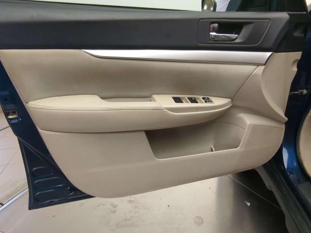 Used 2011 Subaru Outback 2.5i AWD/4WD image 22