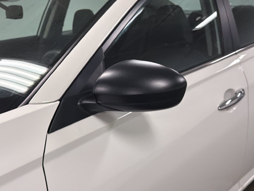 Used 2025 Nissan Altima 2.5 SV FWD image 11