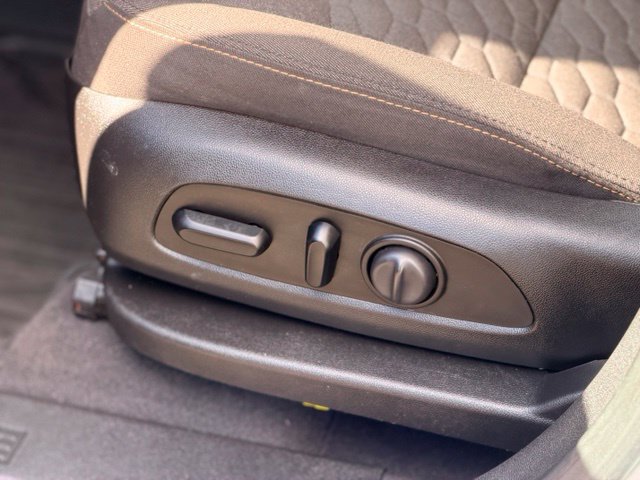 Used 2020 Chevrolet Equinox LT w/ LPO, Floor Liner Package FWD image 8