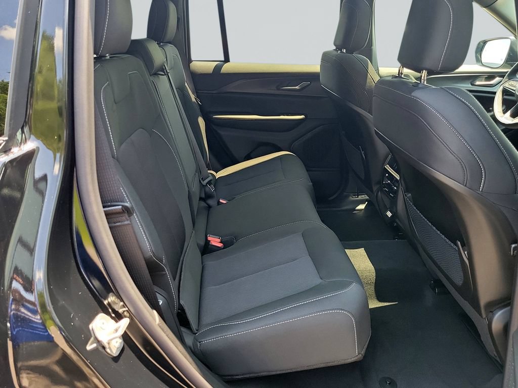 New 2026 Jeep Grand Cherokee Laredo X RWD image 30