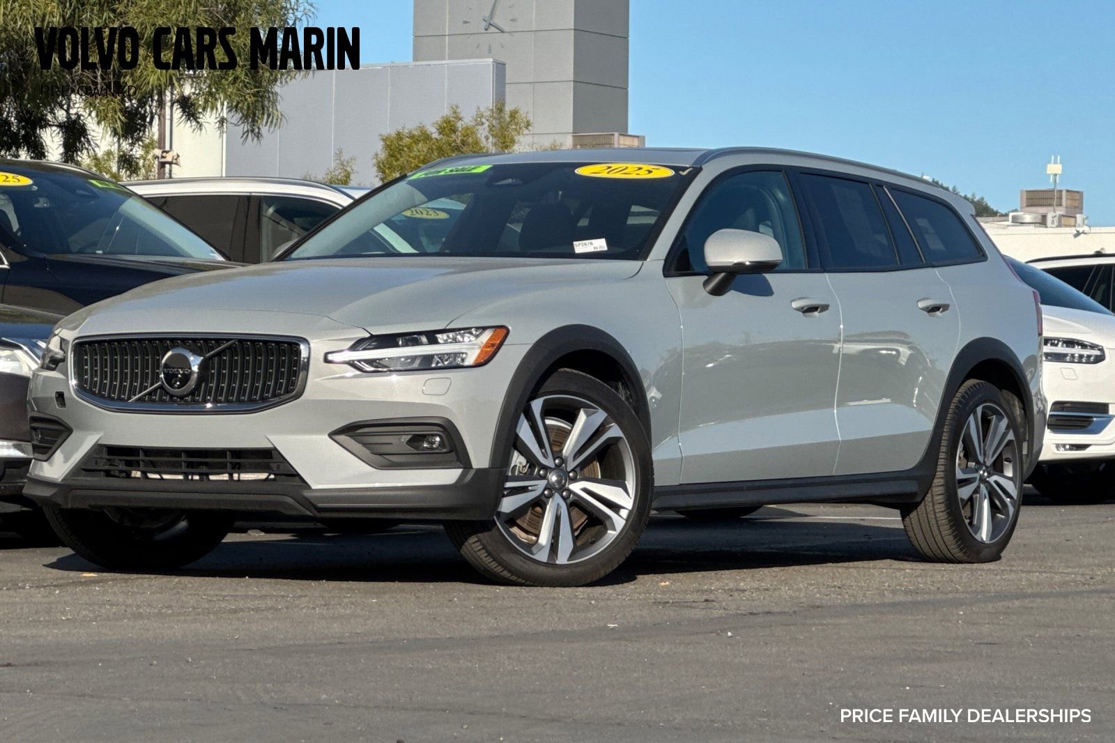 Used 2025 Volvo V60 B5 Cross Country Plus